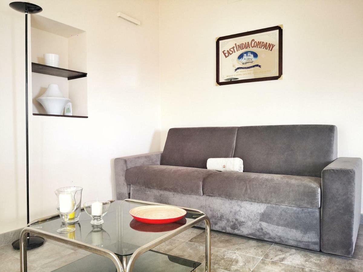Appartamento Deluxe Con Terrazza Sul Mare サヴォーナ エクステリア 写真